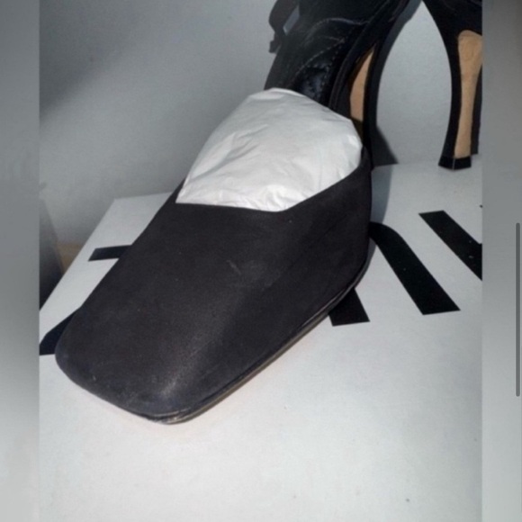 Schutz Kellen Nubuck Block Toe Pump - Picture 7 of 9